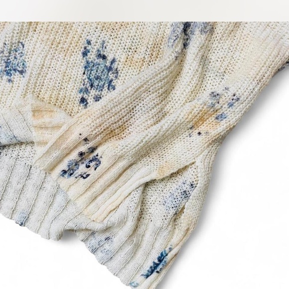 Pilcro Oversized Cream & Blue Floral Knit V Neck Sweater Sz Small - Picture 10 of 11